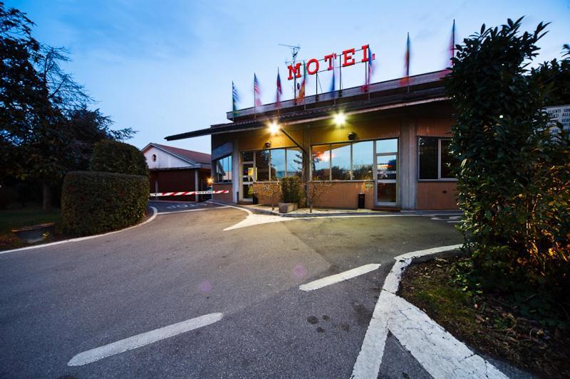 Motel Autosole Cornegliano Laudense Екстер'єр фото